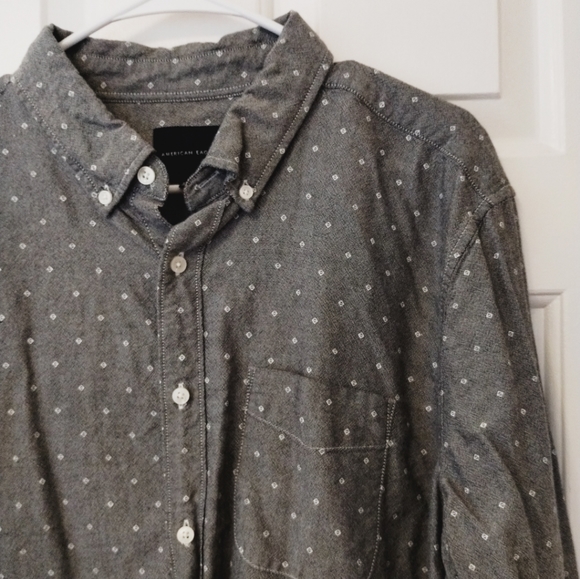 American Eagle diamond geo print button down shirt - Picture 2 of 9